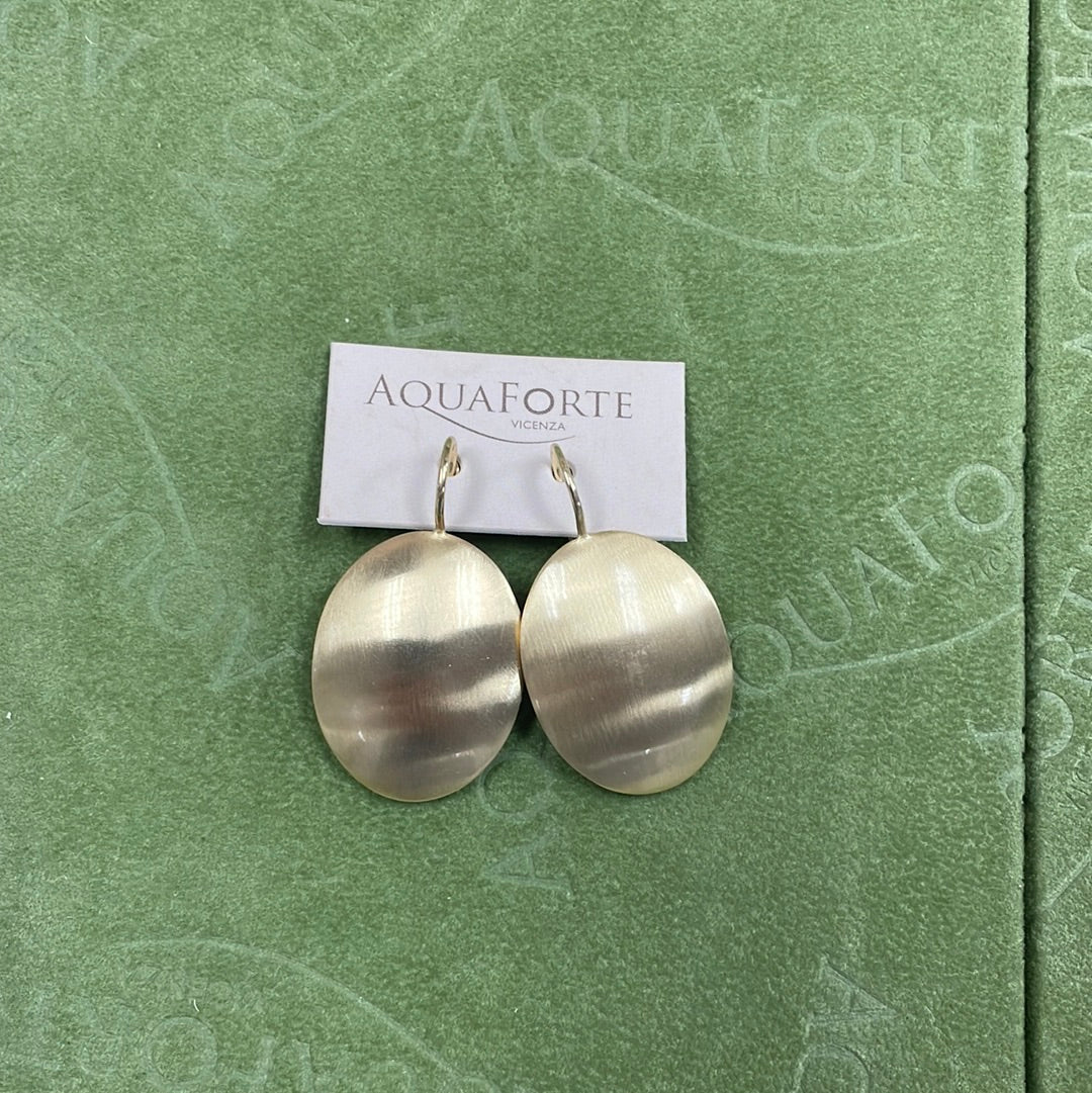 I Classici stud earrings with satin-finish oval element