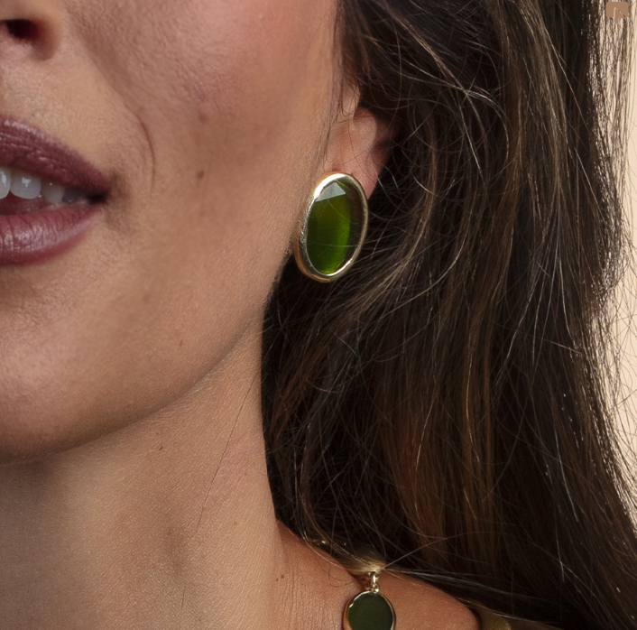 Caramelle Ovali stud earrings with Cat’s eye Green glass paste