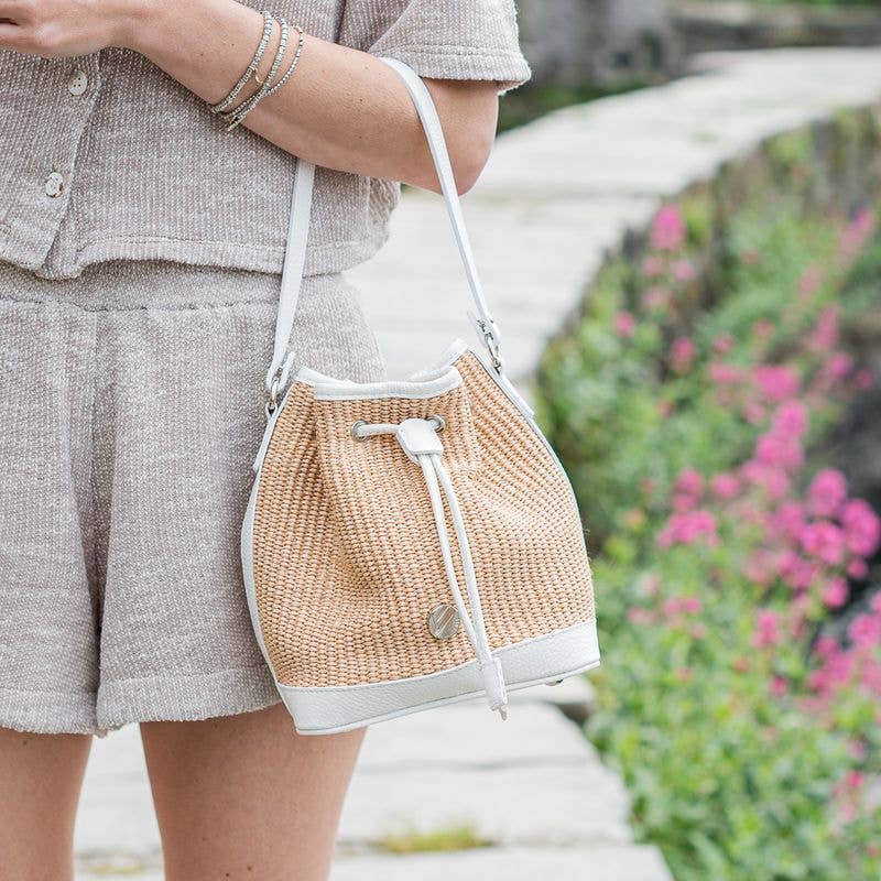 Marinaio B- Bucket bag in Leather and details in Raffia